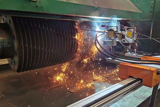 2000mm Length Sugar Milling Roller Hardfacing Overlay Welding Machine